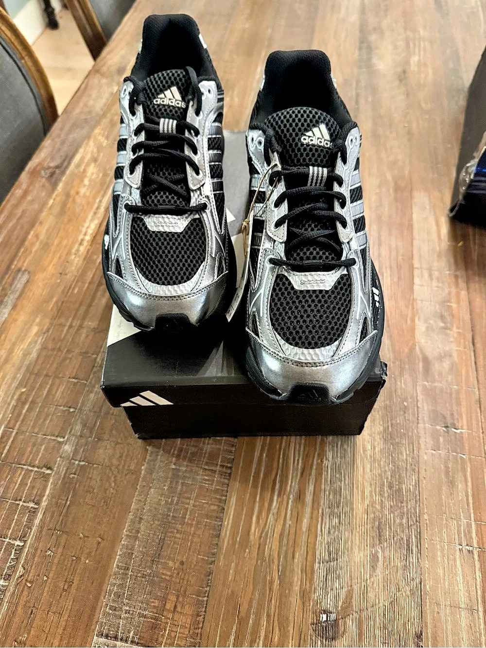 adidas Spiritain 2000 Men's Sneakers Black & Silver US 10